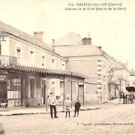 Hotel De La Gare Château-du-Loir Esterno foto